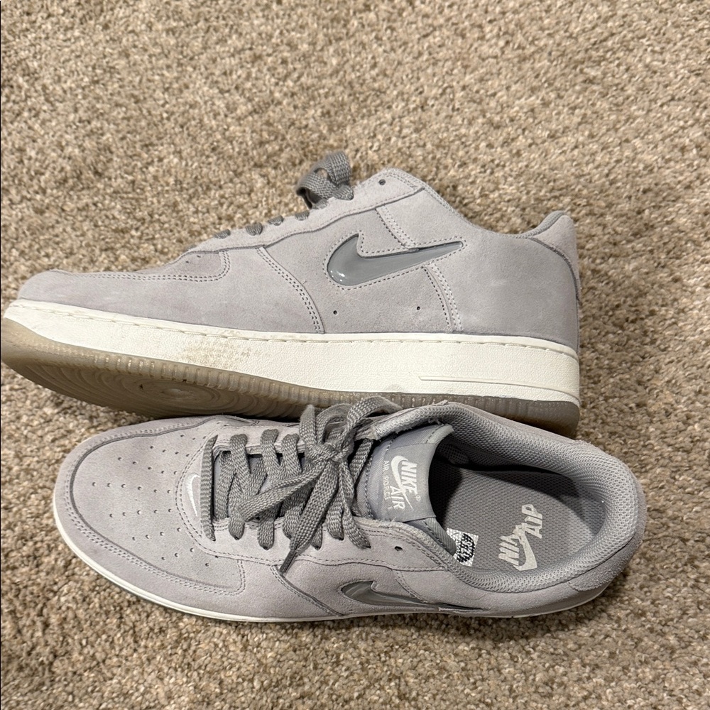 Nike Men's Light Gray Sneakers